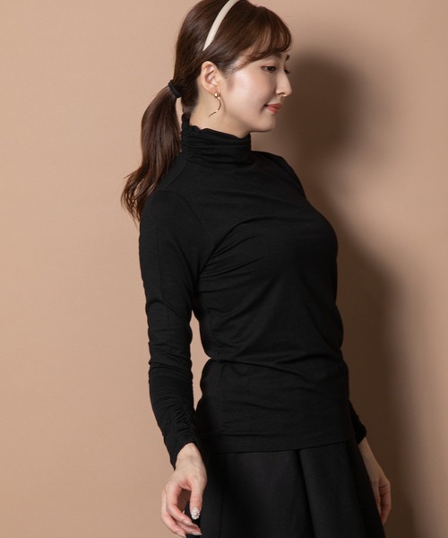 MHBG TOKYO(エムエイチビージートーキョー)の「【全10色展開】 袖ギャザー テンセルタートル(Tシャツ/カットソー・レディース・グリーン/レッド/ブラック/ブルー/パープル/ピンク/オフホワイト/グレー/イエロー/ベージュ・FREE)」の22枚目の写真