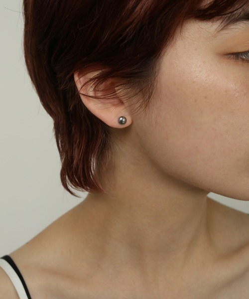 ORLEAN(オルレアン)の「【ORLEAN】シンプル立体ボタンモチーフ デザインピアス(ピアス(両耳用)・レディース・ゴールド/シルバー・フリー)」の6枚目の写真