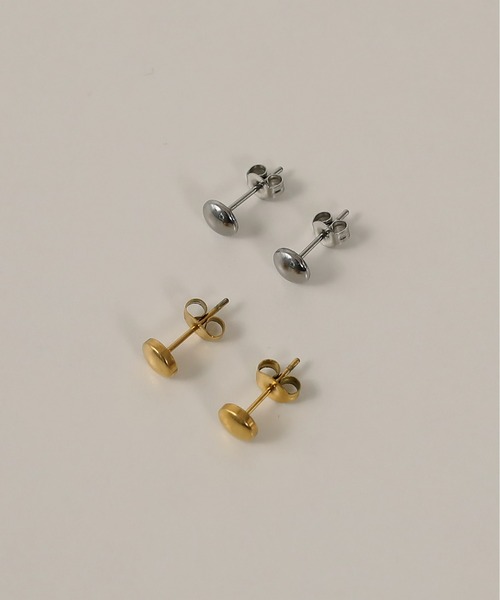 ORLEAN(オルレアン)の「【ORLEAN】シンプル立体ボタンモチーフ デザインピアス(ピアス(両耳用)・レディース・ゴールド/シルバー・フリー)」の3枚目の写真