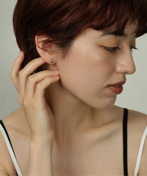 ORLEAN(オルレアン)の「【ORLEAN】シンプル立体ボタンモチーフ デザインピアス(ピアス(両耳用)・レディース・ゴールド/シルバー・フリー)」の13枚目の写真