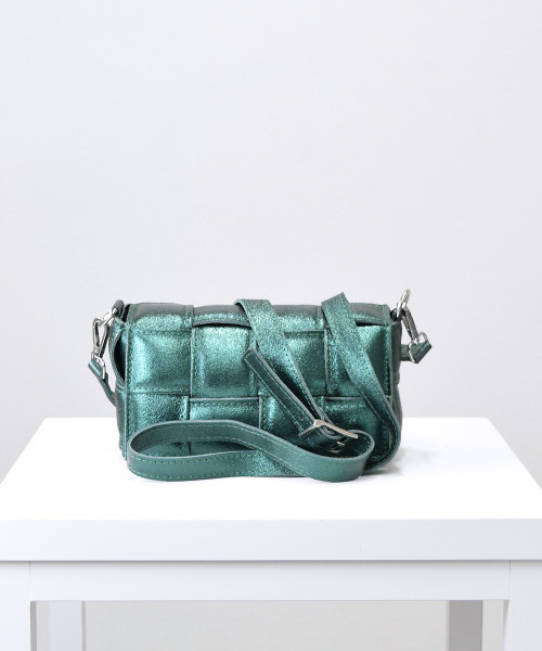 andrea cardone（アンドレアカルドネ）の「【ANDREA CARDONE】イントレチャートレザーショルダーバッグ(Q36463)（ショルダーバッグ・レディース・ブラック/グリーン/アイボリー/グリーン系その他/ダークグリーン/シルバー・ALL）」の5枚目の写真