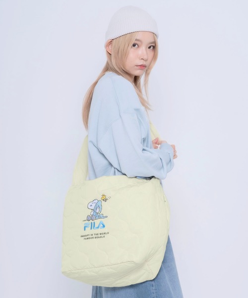 【セール】FILA フィラ ×PEANUTS ピーナッツ SNOOPY スヌーピー コラボ パデット キルティング風 大容量 ワンショルダーバッグ 約40L(ショルダーバッグ)|FILA(フィラ)