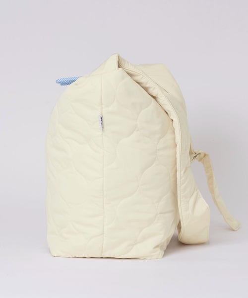FILA(フィラ)の「FILA フィラ ×PEANUTS ピーナッツ SNOOPY スヌーピー コラボ パデット キルティング風 大容量 ワンショルダーバッグ 約40L(ショルダーバッグ・レディース・ブラック/ベージュ/オフホワイト/アイボリー/チャコール/ベージュ系・FREE)」の17枚目の写真