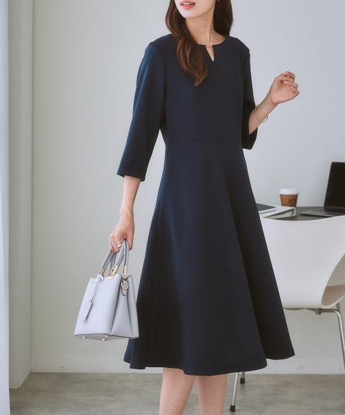 ゴールドパーツ使いウエスト切替フレアワンピース（ワンピース）｜7days Life Styling（セブンデイズライフスタイリング）