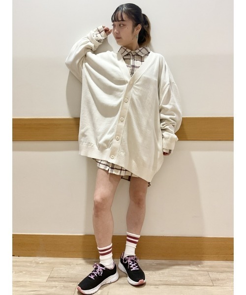 GAP(ギャップ)の「ライトウェイト カーディガン(ユニセックス)(カーディガン/ボレロ・メンズ・ブラック/アイボリー・L/XS/S/XL/M)」の5枚目の写真