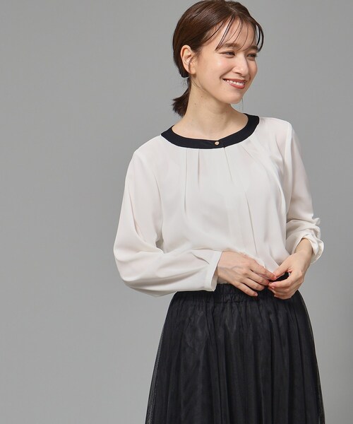 SHOO・LA・RUE（シューラルー）の「◆【通勤/デイリー/セレモニーにも】配色バンドカラー風ブラウス【CIRCRIC】（シャツ/ブラウス・レディース・ブルー系8/ベージュ系その他7/ブラック系3・05/01/04/02/03）」の2枚目の写真