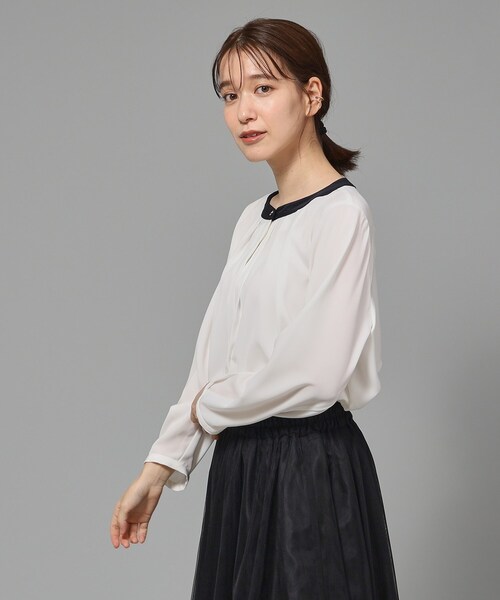 SHOO・LA・RUE（シューラルー）の「◆【通勤/デイリー/セレモニーにも】配色バンドカラー風ブラウス【CIRCRIC】（シャツ/ブラウス・レディース・ブルー系8/ベージュ系その他7/ブラック系3・05/01/04/02/03）」の8枚目の写真