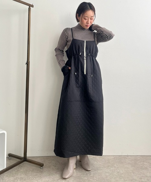 LHELBIE(レルビエ)の「キルトジャガードキャミワンピース(ワンピース・レディース・ブラック/アイボリー/キャメル・M)」の5枚目の写真