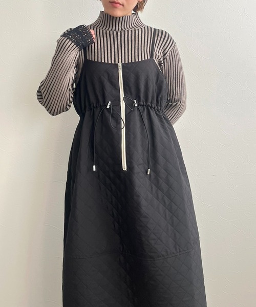 LHELBIE(レルビエ)の「キルトジャガードキャミワンピース(ワンピース・レディース・ブラック/アイボリー/キャメル・M)」の7枚目の写真