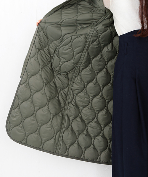 Ray BEAMS（レイビームス）の「■RBS / キルト切り替え ロングコート（ナイロンジャケット・レディース・オフホワイト/オリーブ・0/1）」の15枚目の写真