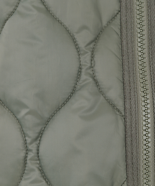 Ray BEAMS（レイビームス）の「■RBS / キルト切り替え ロングコート（ナイロンジャケット・レディース・オフホワイト/オリーブ・0/1）」の8枚目の写真