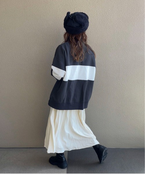 feepur by saya(フェピュールバイサヤ)の「バイカラーハーフジップロゴスウェット(スウェット・レディース・グリーン/ブラック/オフホワイト/オートミール・MEDIUM)」の10枚目の写真