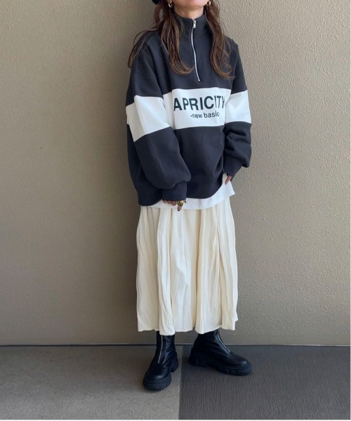 feepur by saya(フェピュールバイサヤ)の「バイカラーハーフジップロゴスウェット(スウェット・レディース・グリーン/ブラック/オフホワイト/オートミール・MEDIUM)」の9枚目の写真