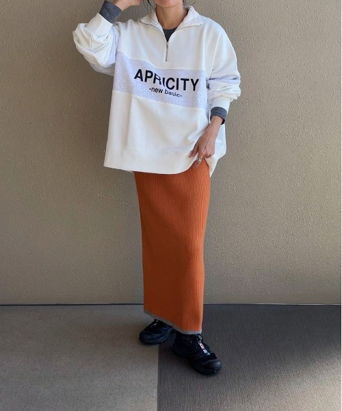 feepur by saya(フェピュールバイサヤ)の「バイカラーハーフジップロゴスウェット(スウェット・レディース・グリーン/ブラック/オフホワイト/オートミール・MEDIUM)」の18枚目の写真