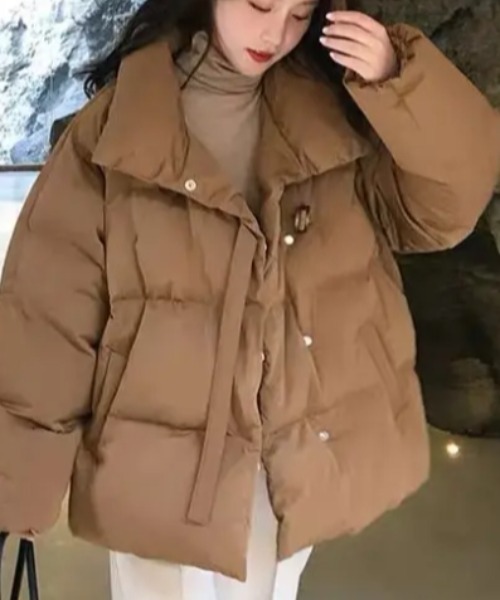 Achic(アシック)の「ふわふわ 中綿ブルゾン エコダウンブルゾン(ブルゾン・レディース・グリーン/パープル/ブラウン系その他/ホワイト/ブラック・M)」の1枚目の写真