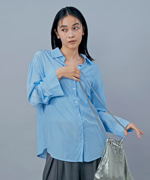 LIENCOEUR（リアンクール）の「ドロップダウンルーズシアーシャツ（シャツ/ブラウス・レディース・ライトブルー/ホワイト・SMALL/MEDIUM）」の3枚目の写真