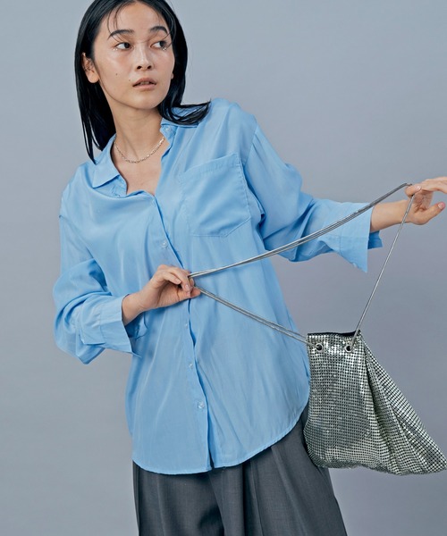 LIENCOEUR（リアンクール）の「ドロップダウンルーズシアーシャツ（シャツ/ブラウス・レディース・ライトブルー/ホワイト・SMALL/MEDIUM）」の6枚目の写真