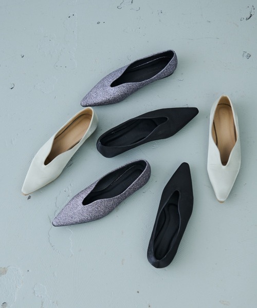 Aunt Marie's(アントマリーズ)の「Uカットパンプス/アソート(パンプス・レディース・その他/グレイッシュベージュ/ブラック・S/L/M)」の18枚目の写真