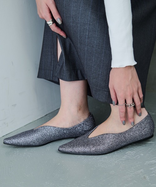 Aunt Marie's(アントマリーズ)の「Uカットパンプス/アソート(パンプス・レディース・その他/グレイッシュベージュ/ブラック・S/L/M)」の12枚目の写真