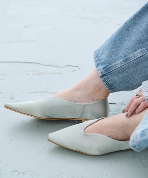 Aunt Marie's(アントマリーズ)の「Uカットパンプス/アソート(パンプス・レディース・その他/グレイッシュベージュ/ブラック・S/L/M)」の10枚目の写真