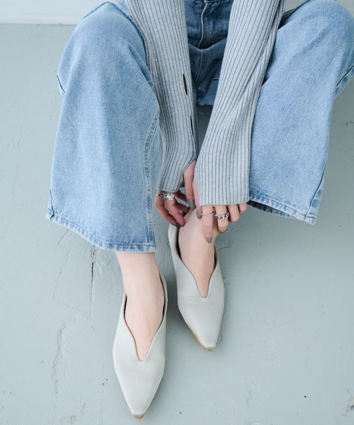 Aunt Marie's(アントマリーズ)の「Uカットパンプス/アソート(パンプス・レディース・その他/グレイッシュベージュ/ブラック・S/L/M)」の7枚目の写真