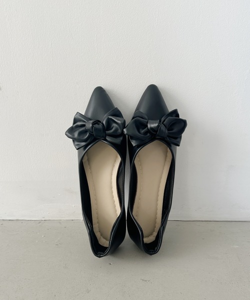CLEA(クレア)の「リボンポインテッドトゥパンプス(パンプス・レディース・ブラック/イエロー/アイボリー・23.5cm/23.0cm/24.0cm/22.5cm/24.5cm)」の9枚目の写真