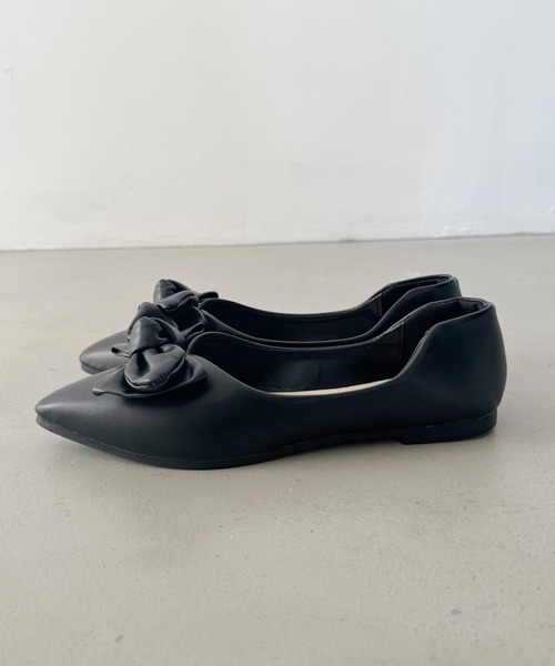 CLEA(クレア)の「リボンポインテッドトゥパンプス(パンプス・レディース・ブラック/イエロー/アイボリー・23.5cm/23.0cm/24.0cm/22.5cm/24.5cm)」の16枚目の写真
