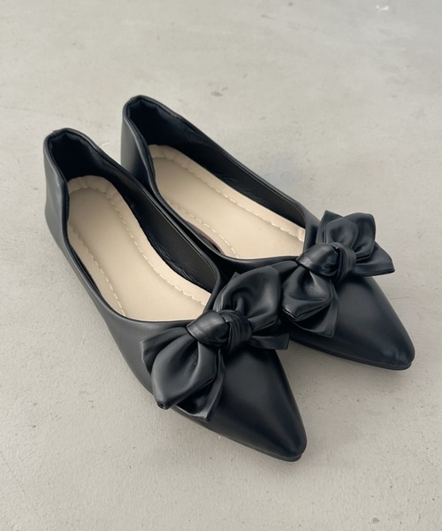 CLEA(クレア)の「リボンポインテッドトゥパンプス(パンプス・レディース・ブラック/イエロー/アイボリー・23.5cm/23.0cm/24.0cm/22.5cm/24.5cm)」の15枚目の写真