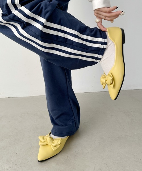CLEA(クレア)の「リボンポインテッドトゥパンプス(パンプス・レディース・ブラック/イエロー/アイボリー・23.5cm/23.0cm/24.0cm/22.5cm/24.5cm)」の19枚目の写真