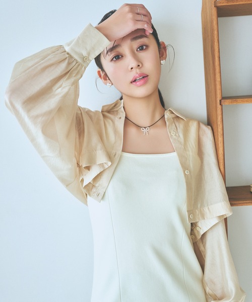mysty woman(ミスティウーマン)の「シアーBIG2WAYシャツ 104437(シャツ/ブラウス・レディース・チャコールグレー/ライトグリーン/アイボリー・FREE)」の5枚目の写真