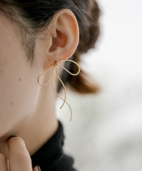 ear PAPILLONNER（イアパピヨネ）の「蝶々リボンピアス（ピアス（両耳用）・レディース・シルバー/ゴールド・FREE）」の9枚目の写真