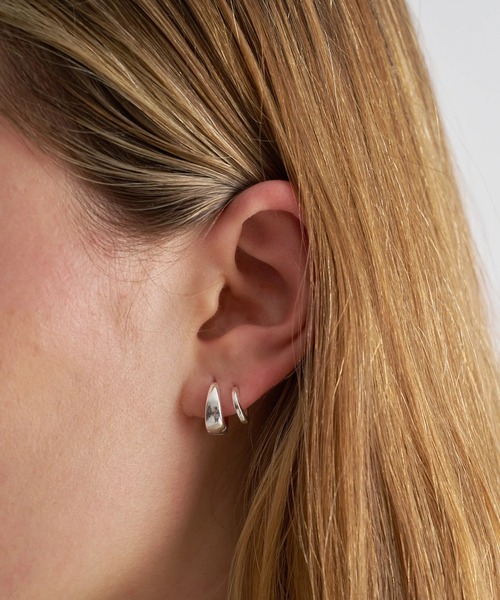 BRIE LEON（ブリーレオン）の「【BRIE LEON/ブリーレオン】フープピアス　ゴールド　シルバー（ピアス（両耳用）・レディース・ゴールド/シルバー・FREE）」の2枚目の写真