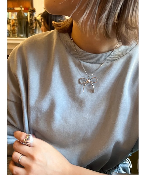 jumelle（ジュメロ）の「ribbon necklace（ネックレス・レディース・シルバー・FREE）」の3枚目の写真