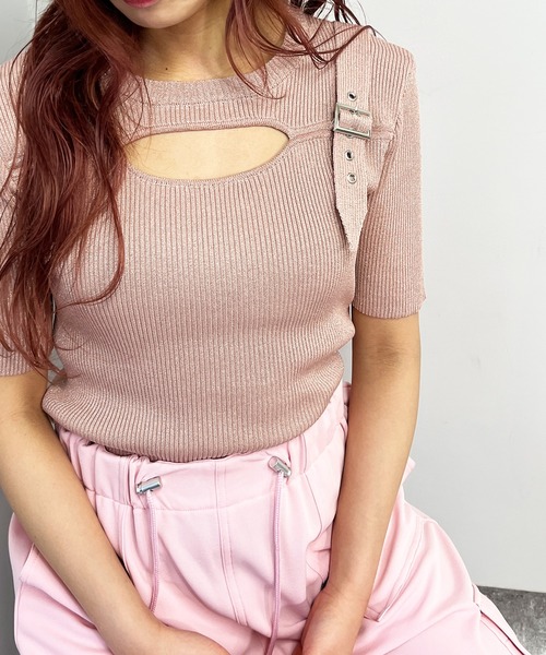 ANAP（アナップ）の「ラメ糸 ベルトデザイン リブニット トップス（ニット/セーター・レディース・ライトピンク/ブラック/オフホワイト/ブルー・FREE）」の4枚目の写真