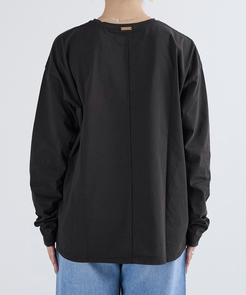 MICA&DEAL(マイカ&ディール)の「ベーシックロングTシャツ(Tシャツ/カットソー・レディース・ホワイト/スミクロ・FREE)」の5枚目の写真