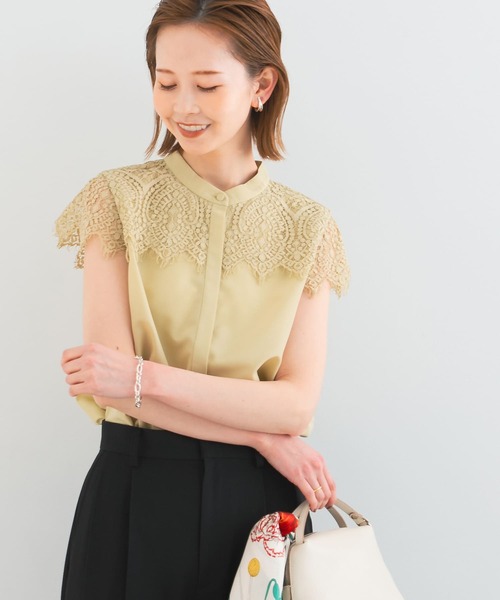 URBAN RESEARCH ROSSO WOMEN（アーバンリサーチ　ロッソ）の「『一部WEB限定カラー』ウォッシャブルヨークレースブラウス（シャツ/ブラウス・レディース・オフホワイト/イエロー系その他/ブラック/ブルー系その他・FREE）」の4枚目の写真