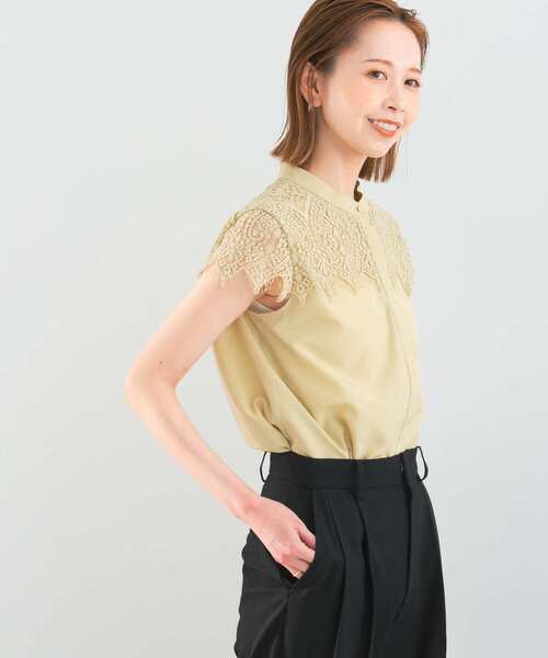 URBAN RESEARCH ROSSO WOMEN（アーバンリサーチ　ロッソ）の「『一部WEB限定カラー』ウォッシャブルヨークレースブラウス（シャツ/ブラウス・レディース・オフホワイト/イエロー系その他/ブラック/ブルー系その他・FREE）」の11枚目の写真