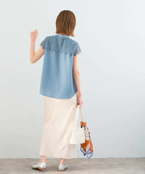 URBAN RESEARCH ROSSO WOMEN（アーバンリサーチ　ロッソ）の「『一部WEB限定カラー』ウォッシャブルヨークレースブラウス（シャツ/ブラウス・レディース・オフホワイト/イエロー系その他/ブラック/ブルー系その他・FREE）」の22枚目の写真