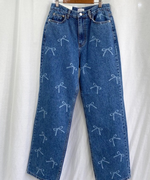 LYEON(リヨン)の「リボン抜染セミワイドデニム(デニムパンツ・レディース・ブルー・SMALL/MEDIUM/LARGE)」の7枚目の写真