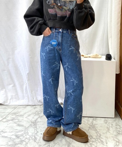 LYEON(リヨン)の「リボン抜染セミワイドデニム(デニムパンツ・レディース・ブルー・SMALL/MEDIUM/LARGE)」の9枚目の写真