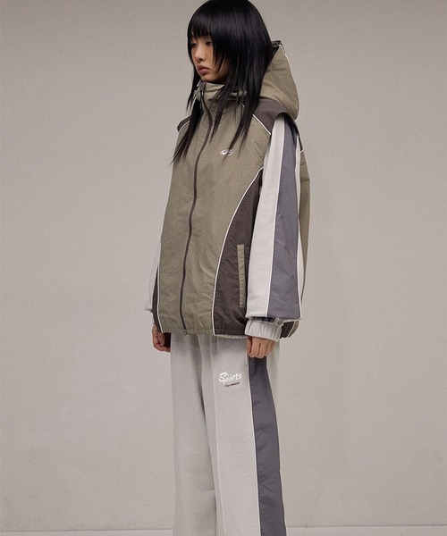 ALAND（エーランド）の「【UNISEX】Filluminate／NYLONフードベスト  2122201（ナイロンジャケット・レディース・ベージュ/グレー/ブラック・MEDIUM/SMALL）」の19枚目の写真