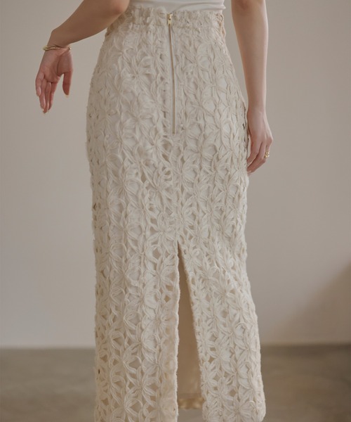 anuans（アニュアンス）の「リボンエンブロイダリーストレート