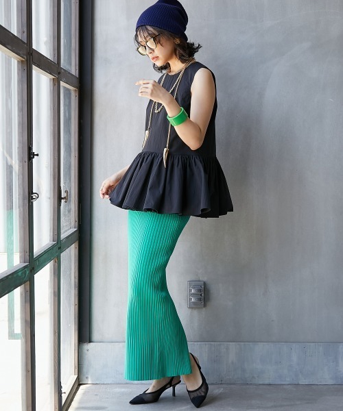 GEVS.（ジェイヴィス）の「＜大きいサイズ＞ ペプラムフリルノースリーブブラウス GEVS.（シャツ/ブラウス・レディース・グレー/ブラック・5L/4L/3L/LL/L）」の18枚目の写真