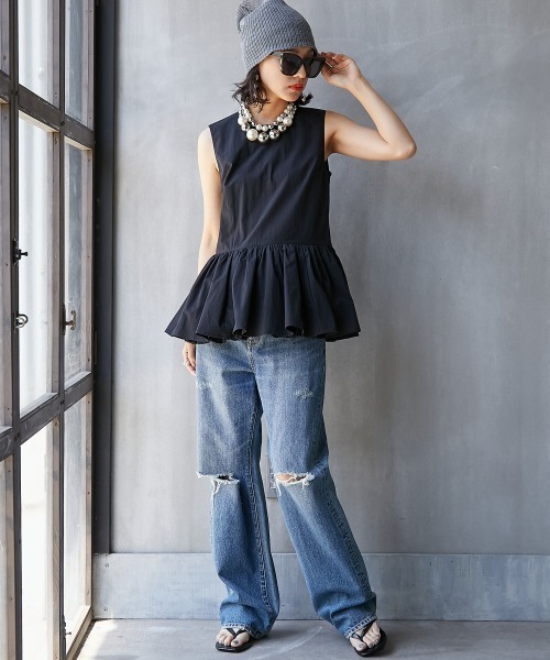 GEVS.（ジェイヴィス）の「＜大きいサイズ＞ ペプラムフリルノースリーブブラウス GEVS.（シャツ/ブラウス・レディース・グレー/ブラック・5L/4L/3L/LL/L）」の10枚目の写真