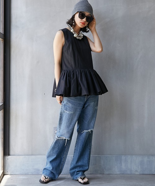 GEVS.（ジェイヴィス）の「＜大きいサイズ＞ ペプラムフリルノースリーブブラウス GEVS.（シャツ/ブラウス・レディース・グレー/ブラック・5L/4L/3L/LL/L）」の9枚目の写真