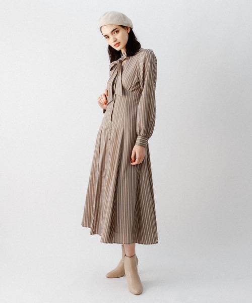 DEICY（デイシー）の「ストライプボウタイワンピース（ワンピース・レディース・ブルー/モカ・1/0）」の4枚目の写真