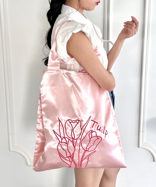 SOLLON.(ソルロン)の「チューリップ刺繍サテントートバッグ(トートバッグ・レディース・パープル/ピンク/シルバー/イエロー・FREE)」の6枚目の写真
