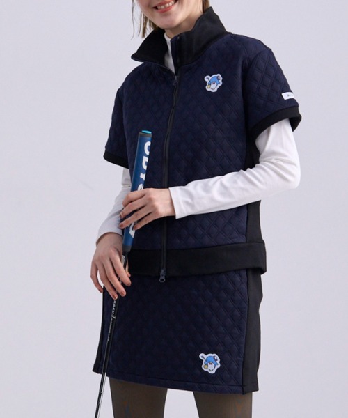 sanrio（サンリオ）の「〈UNDOVEgolf〉＜タキシードサム＞【吸水速乾/ストレッチ/UV対策/ウォッシャブル/リブ使い/ゴルフウェア/レディースゴルフウェア/golf/スポーツウェア/ゴルフ/キャラクターコラボ/サンリオ】リブ切替キルト風ベスト（ゴルフグッズ・レディース・ネイビー・LARGE/MEDIUM）」の17枚目の写真