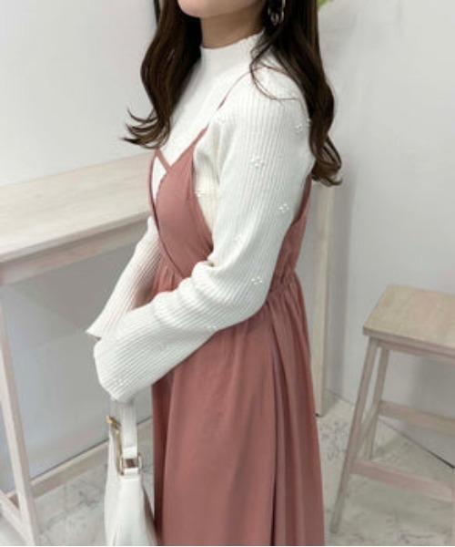 raffime（ラフィミー）の「カットアウトキャミワンピース（ワンピース・レディース・ブラック/グレイッシュベージュ/ピンク・MEDIUM/SMALL）」の15枚目の写真