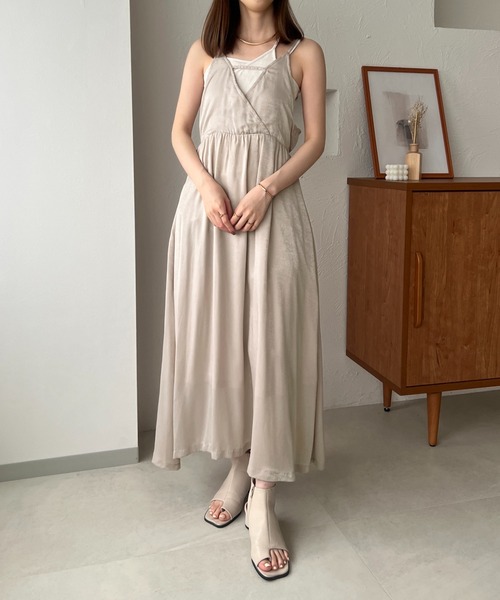 raffime（ラフィミー）の「カットアウトキャミワンピース（ワンピース・レディース・ブラック/グレイッシュベージュ/ピンク・MEDIUM/SMALL）」の5枚目の写真